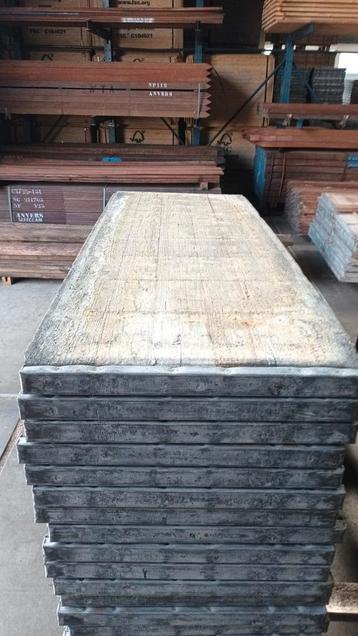 Top kwaliteit  steenschotten  65x175cm  Lariks  terras vloer beschikbaar voor biedingen