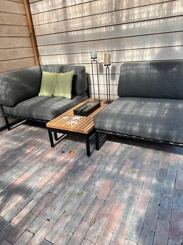 Loungeset met bijzettafel - Zo goed als nieuw beschikbaar voor biedingen