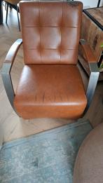 Vintage fauteuil met metalen frame, Huis en Inrichting, Fauteuils, Ophalen, Gebruikt, Minder dan 75 cm, Leer
