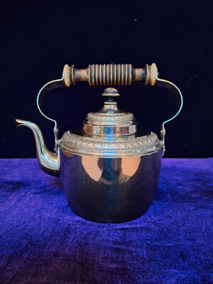 Zweedse theepot J.A. Ostlingen & Co Vasteras, Antiek en Kunst, Antiek | Servies los, Ophalen of Verzenden
