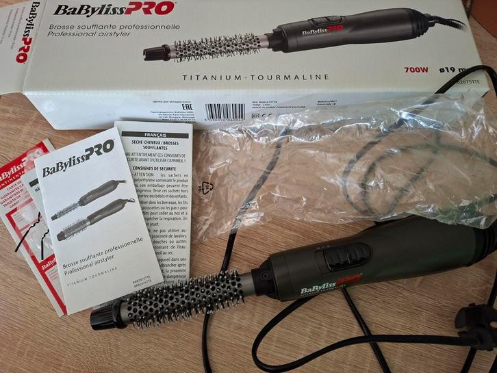 Airstyler babyliss pro titanium  tourmaline 19mm te koop, Sieraden, Tassen en Uiterlijk, Uiterlijk | Haarverzorging, Zo goed als nieuw