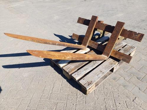 Palletvorken en graafbakken, Zakelijke goederen, Machines en Bouw | Overig, Ophalen