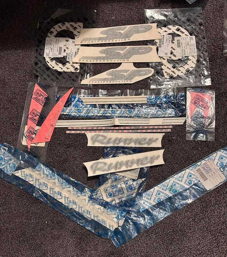 NOS ORIGINEEL complete stickerset gilera runner sp fluo 879, Fietsen en Brommers, Brommeronderdelen | Scooters, Zo goed als nieuw