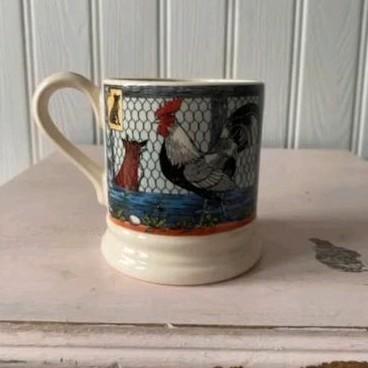 GEZOCHT: Emma Bridgewater mok met kippen en vos, Huis en Inrichting, Keuken | Servies, Zo goed als nieuw, Kop(pen) en/of Schotel(s)