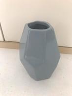 IKEA vaas grijs asymmetrisch vlakken 14,5 cm groot, Huis en Inrichting, Ophalen of Verzenden, Zo goed als nieuw, Overige kleuren