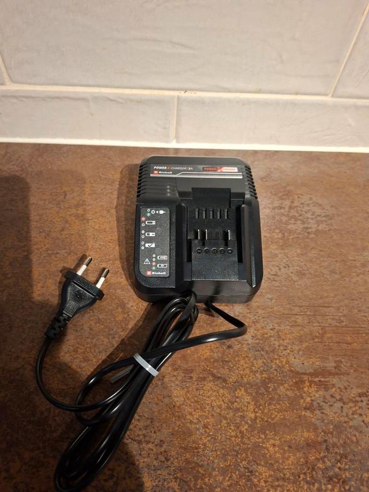 Einhell Acculader 18V - 720W, Doe-het-zelf en Verbouw, Gereedschap | Machine-onderdelen en Toebehoren, Ophalen of Verzenden