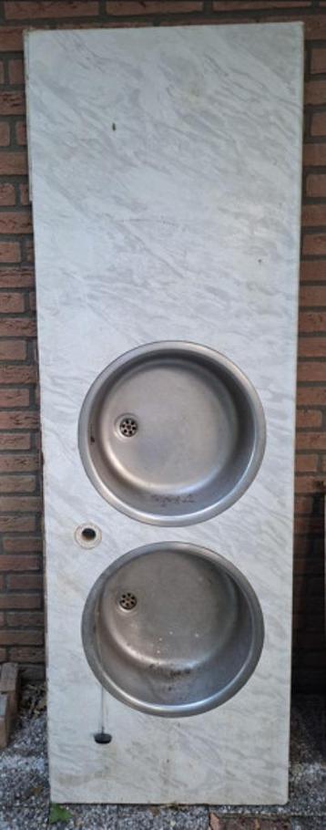 Aanrechtblad kunststof met dubbele spoelbakken beschikbaar voor biedingen