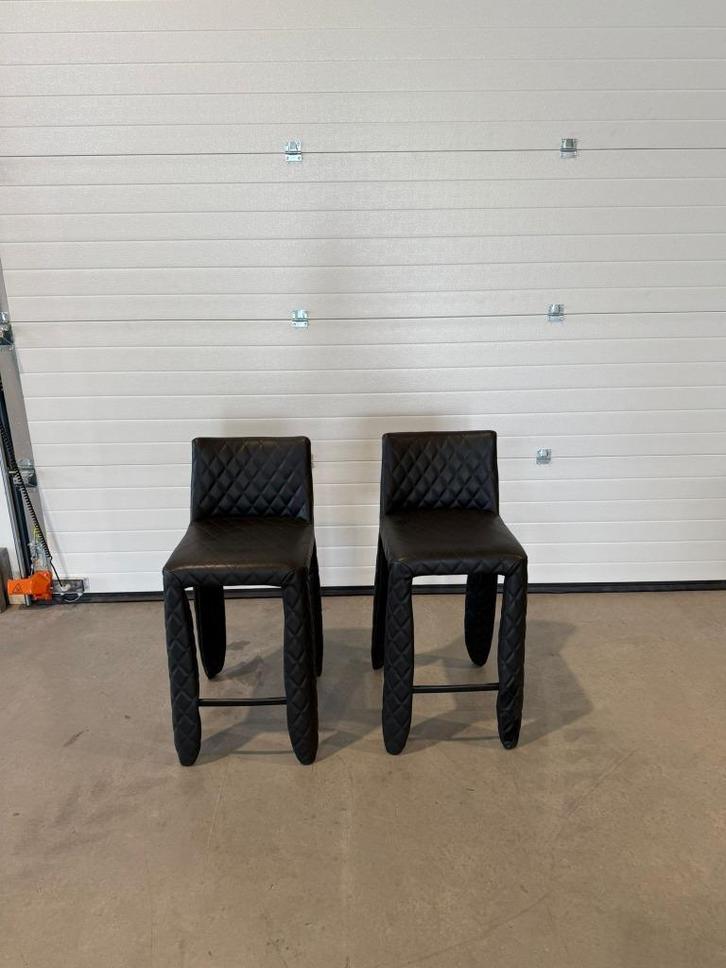 Moooi Monster barkrukken, Huis en Inrichting, Barkrukken, Nieuw, 90 cm of meer, Metaal, 2 krukken, Met voetsteun, Ophalen