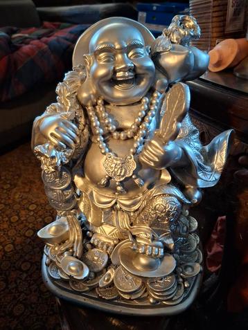 Zilverkleurig Boeddhabeeld beschikbaar voor biedingen