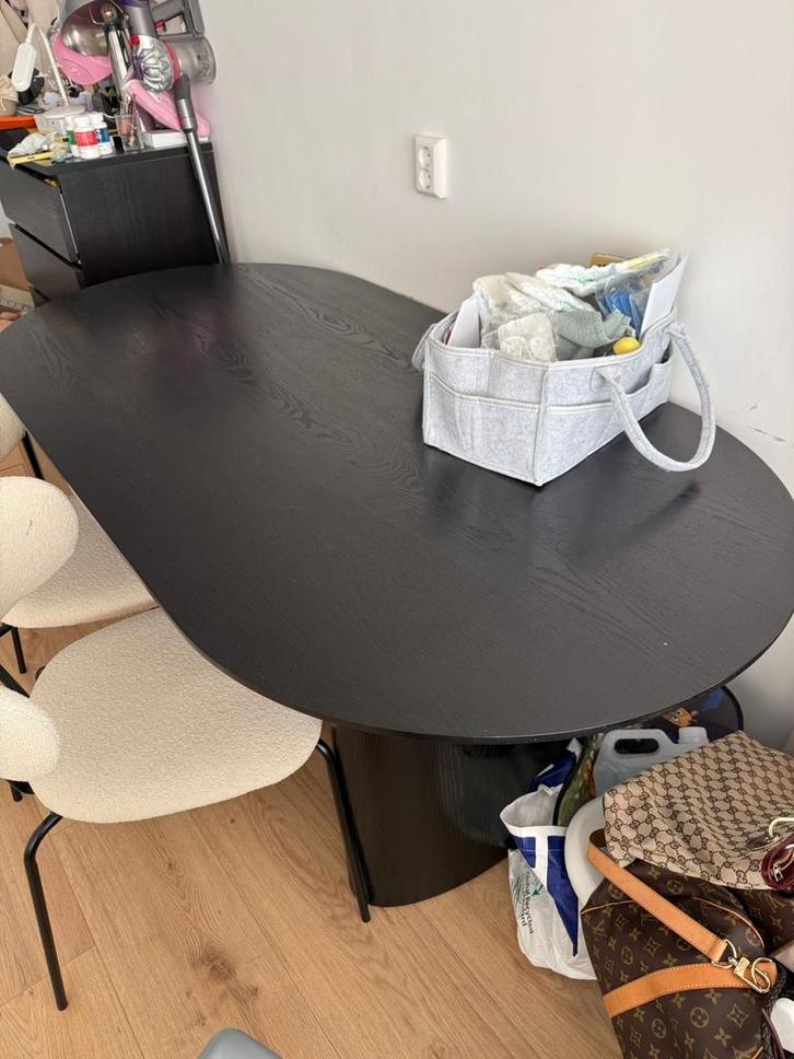 Moderne ovale eettafel, Huis en Inrichting, Tafels | Eettafels, Gebruikt, 100 tot 150 cm, 150 tot 200 cm, Vier personen, Ovaal