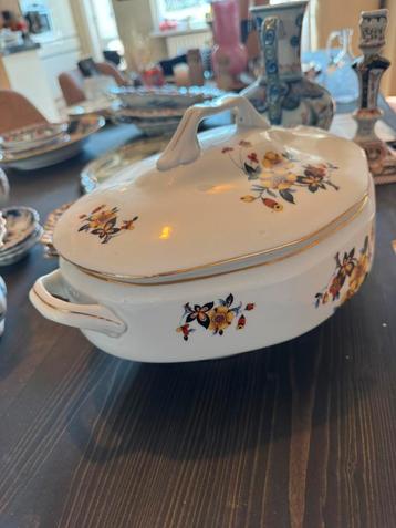 Vintage soepterrine met deksel + sauskom Schlaggenwald tsjec beschikbaar voor biedingen