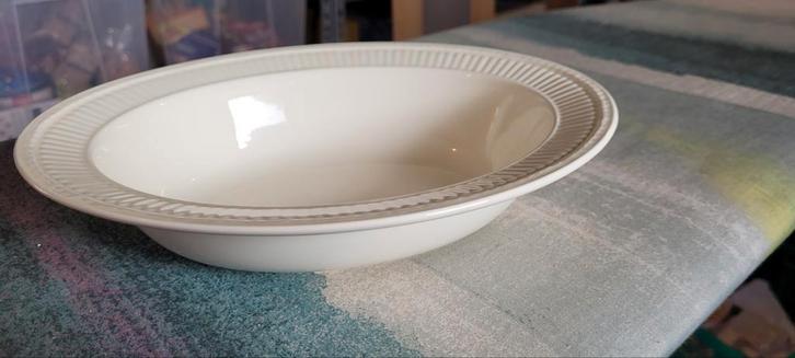 Wedgwood Edme Groenteschaal, Huis en Inrichting, Keuken | Servies, Gebruikt, Schaal of Schalen, Wedgwood, Aardewerk, Ophalen