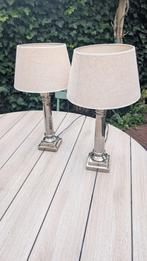 Te koop: 2 Elegante Tafellampen met Chromen Voet en Linnen K, Ophalen, Zo goed als nieuw, Minder dan 50 cm
