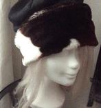 Zwarte muts met nep bontrand, Ophalen of Verzenden, Zo goed als nieuw, Overige maten, Muts