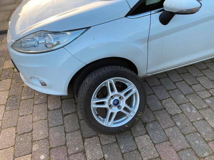 Winterbanden Alu velgen Fiesta 15” set Continetal, Auto-onderdelen, Banden en Velgen, Ophalen