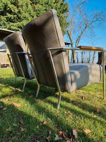 Taupe leren stoel met RVS  beschikbaar voor biedingen