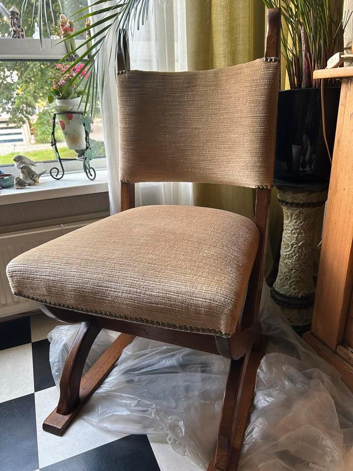 2 bijzondere stoelen, perfect opnieuw bekleed, Huis en Inrichting, Stoelen, Zo goed als nieuw, Twee, Hout, Bruin, Ophalen