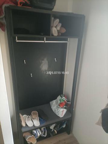 Kapstok met schoenen kast beschikbaar voor biedingen