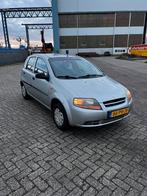 Daewoo Kalos 1.4 2004 Grijs, Auto's, Stof, 40 €/maand, 4 cilinders, Kalos