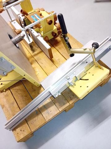 Hekwerk SCHEPPACH HM2 freeshulpstuk + roltafel + spec. kap beschikbaar voor biedingen