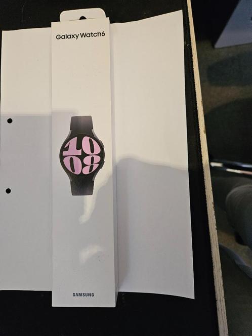 Samsung galaxy watch 6 Nieuw en watch 4 gebruikt, Sieraden, Tassen en Uiterlijk, Smartwatches, Zo goed als nieuw, Android, Zwart