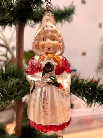 Antieke kerstbal vrouw met pollepel oude kerstversiering beschikbaar voor biedingen