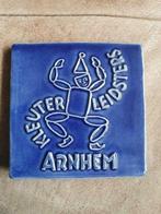 Keramiek tegeltje kleuterleidsters Arnhem, Antiek en Kunst, Antiek | Wandborden en Tegels, Ophalen