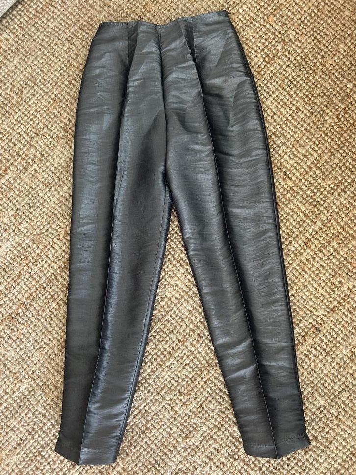 Mooie feestelijke broek maat 34/36 merk VENCA, Kleding | Dames, Broeken en Pantalons, Zo goed als nieuw, Maat 36 (S), Grijs, Lang