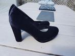 Prachtige stewardess pumps maat 41, Kleding | Dames, Schoenen, Ophalen of Verzenden