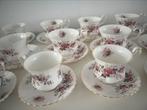 Royal Albert Lavender Rose kop en schotels 16 delig, Antiek en Kunst, Antiek | Servies compleet, Ophalen of Verzenden