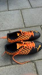 Voetbal schoenen met noppen, Maat XS of kleiner, Ophalen of Verzenden, Zo goed als nieuw, Schoenen