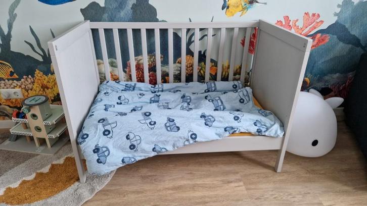 IKEA Sundvik ledikant met HIMLAVALV matras, Kinderen en Baby's, Babywiegjes en Ledikanten, Gebruikt, Ledikant, Ophalen