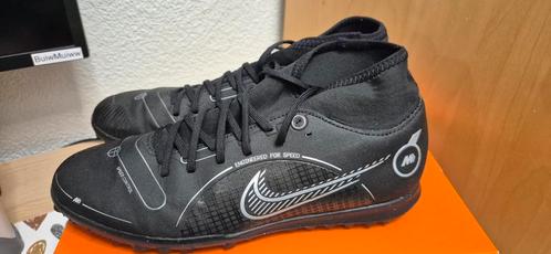 Nike Outdoor TF maat 42 ZGAN / Ideaal voor Buiten Gym, Sport en Fitness, Overige Sport en Fitness, Zo goed als nieuw, Ophalen of Verzenden