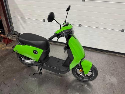 V moto super soco cux E-scooter, Fietsen en Brommers, Brommers | Overige merken, Gebruikt
