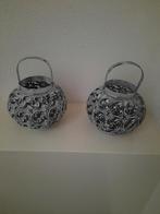 2 windlichten. Metaal., Huis en Inrichting, Woonaccessoires | Kandelaars en Kaarsen, Ophalen, Zo goed als nieuw, Metaal