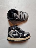 Nike SB 2010 Zilver/Zwart Maat 21, Kinderen en Baby's, Babykleding | Schoentjes en Sokjes, Jongetje of Meisje, Ophalen of Verzenden