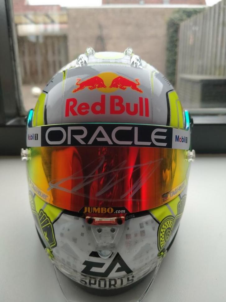 Gesigneerd: Max Verstappen 1:2 helm Las Vegas., Verzamelen, Automerken, Motoren en Formule 1, Nieuw, Formule 1, Ophalen of Verzenden