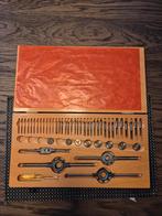 Luxe draadtapset, Ophalen