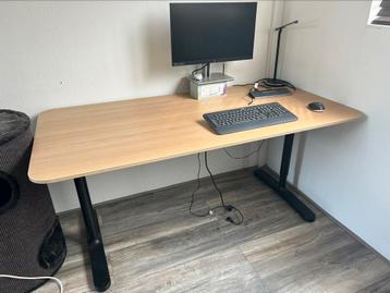 Ikea bureau in hoogte verstelbaar 160x80 beschikbaar voor biedingen