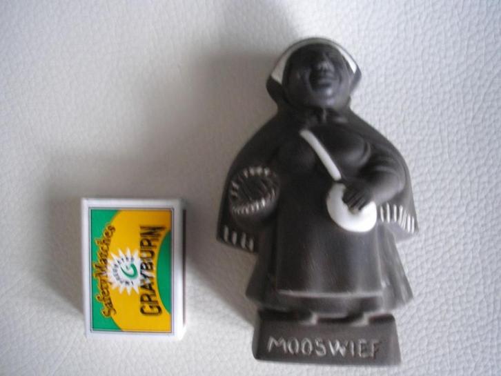 Jaap RAVELLI beeldje Mooswief 11 cm hoog, Antiek en Kunst, Antiek | Keramiek en Aardewerk, Ophalen of Verzenden