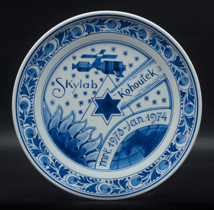 Porceleyne Fles wandbordje Skylab 1974, Antiek en Kunst, Antiek | Wandborden en Tegels, Ophalen of Verzenden