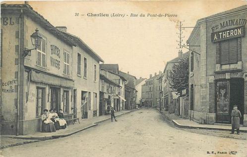 (379-026-031) Charlieu (Loire) Rue du Pont de Pierre, Verzamelen, Ansichtkaarten | Buitenland, Frankrijk, Verzenden