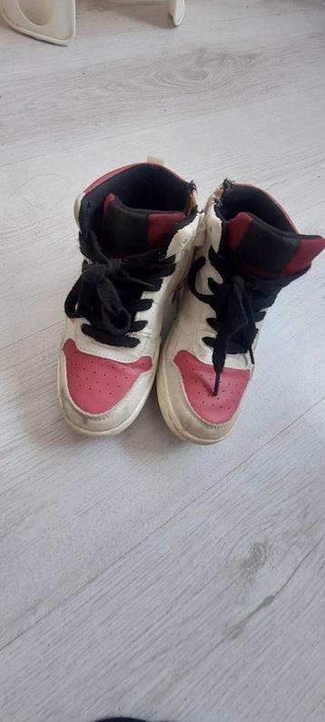 sneakers maat 29 , zeer weinig gebruikt