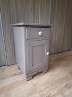 Houten kastje, met lade en deurtje., Huis en Inrichting, Ophalen, Gebruikt, Minder dan 45 cm, 55 tot 70 cm