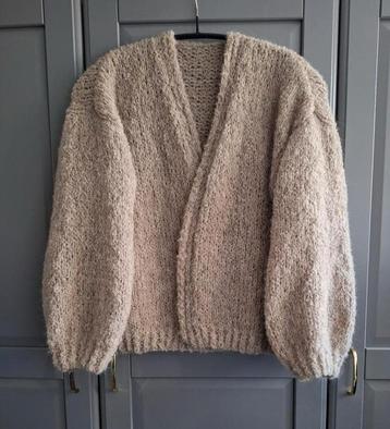 Nieuw handgemaakt bouclé vest, een maat beschikbaar voor biedingen