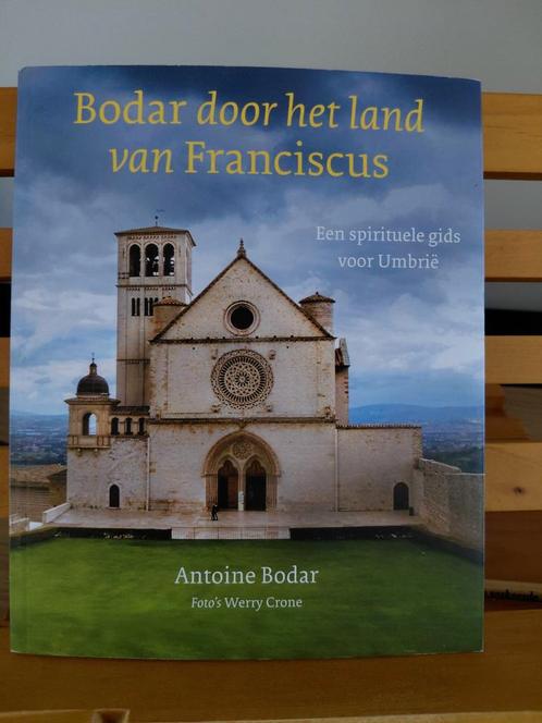 Bodar door het land van Franciscus - Umbrië reisgids + CD, Boeken, Godsdienst en Theologie, Zo goed als nieuw, Christendom | Katholiek