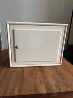 Vintage medicijnenkastje , medicijn kast met slot en sleutel, Ophalen of Verzenden