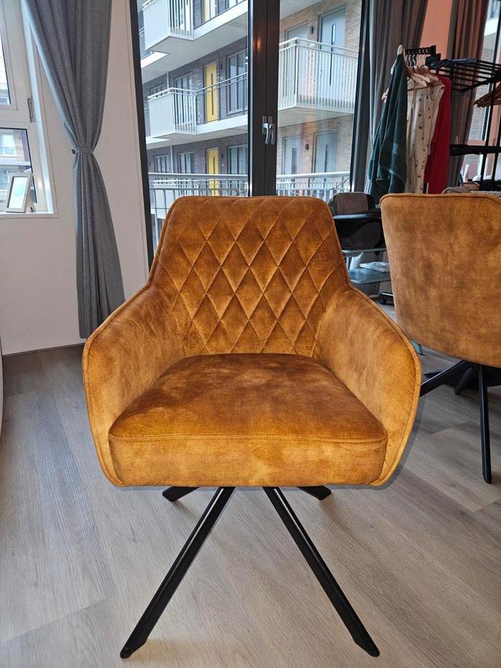 4 oker kleurige eetkamerstoelen, Huis en Inrichting, Stoelen, Zo goed als nieuw, Vijf, Zes of meer stoelen, Ophalen