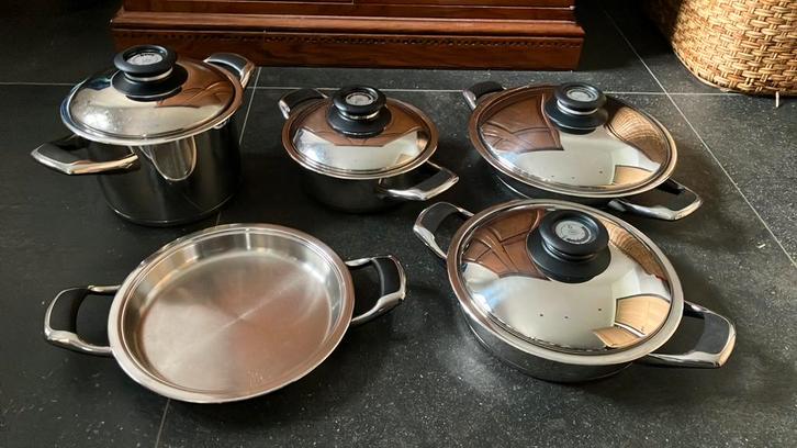 AMC pannenset inductie geschikt evt per stuk te koop, Huis en Inrichting, Keuken | Potten en Pannen, Zo goed als nieuw, Pannenset