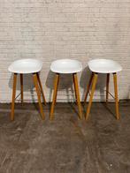 stijlvolle Barstoelen van HAY – Moderne Barkrukken, Ophalen, Gebruikt, Met voetsteun, 60 tot 90 cm